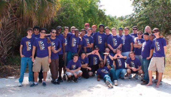 Iota Xi Conducts Clean-Up for Indian River Land Trust